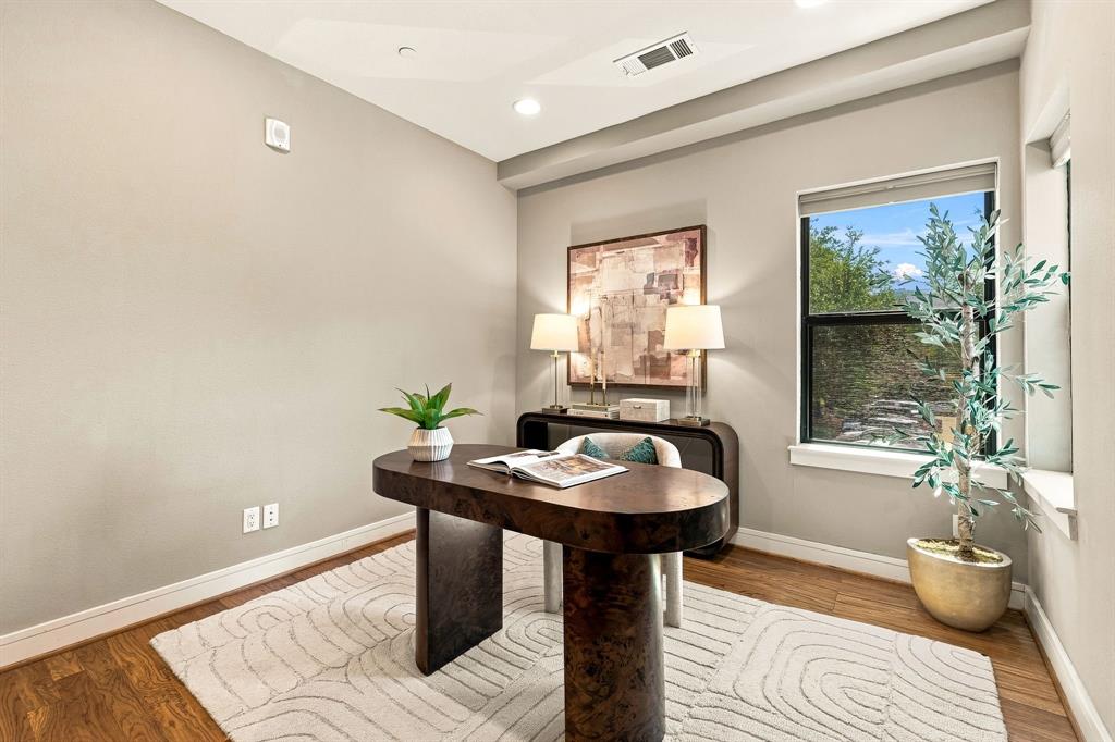 2127 Clark Street APT 106
