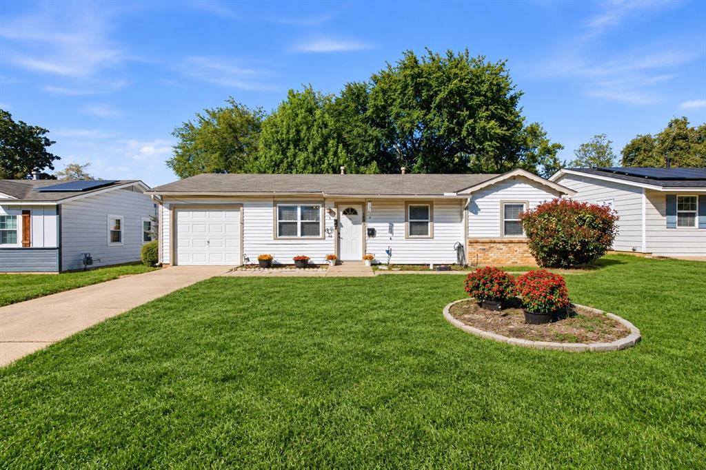 Photo of 1903 Friar Tuck Drive, Arlington, TX 76013 (MLS # 21421184)