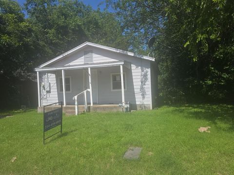 311 Elmo Street Cleburne TX 76031