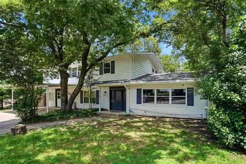 Photo of 2409 Whitewood Drive, Dallas, TX 75233 (MLS # 21294016)