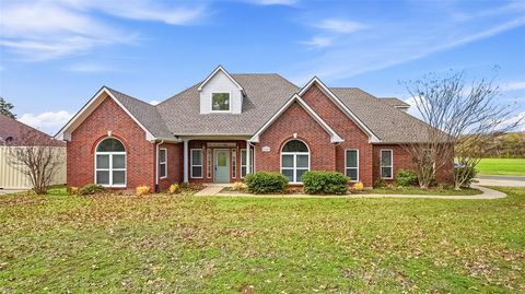 2105 W Crawford Street Denison TX 75020