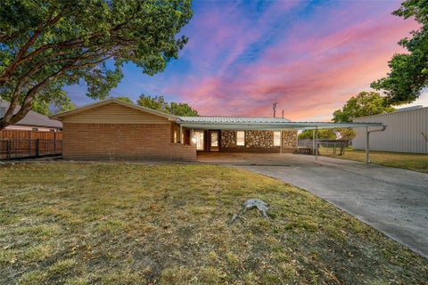 Photo of 131 Ronwood, Woodway, TX 76712 (MLS # 21402061)