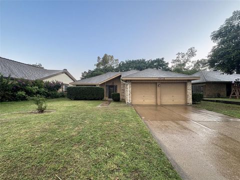 Photo of 6416 Brookhaven Trail, Fort Worth, TX 76133 (MLS # 21264607)