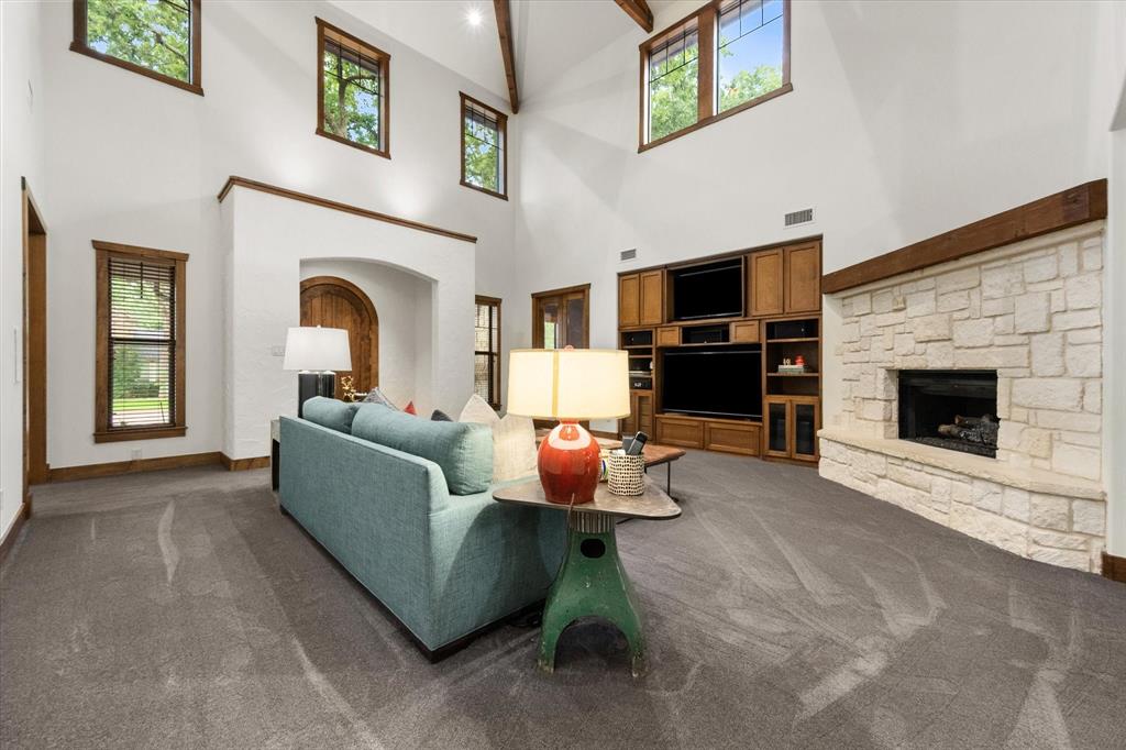 2500 Woodbridge Trail
