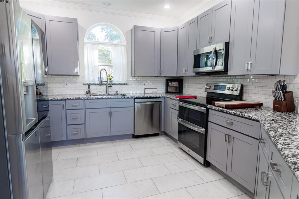 Lakeway Crossing - Residential