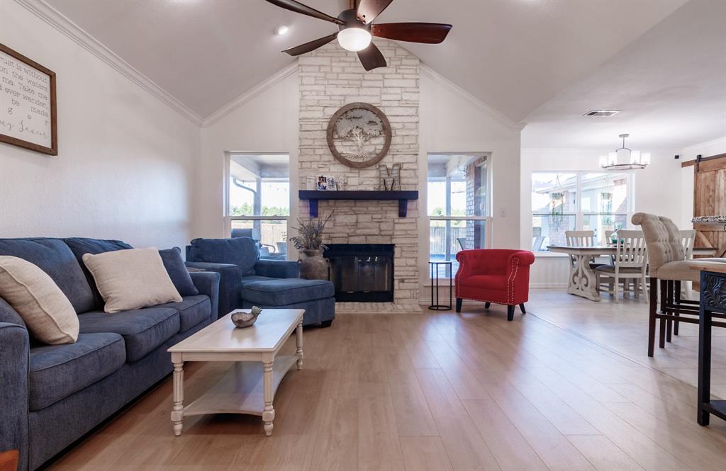 Lakeway Crossing - Residential