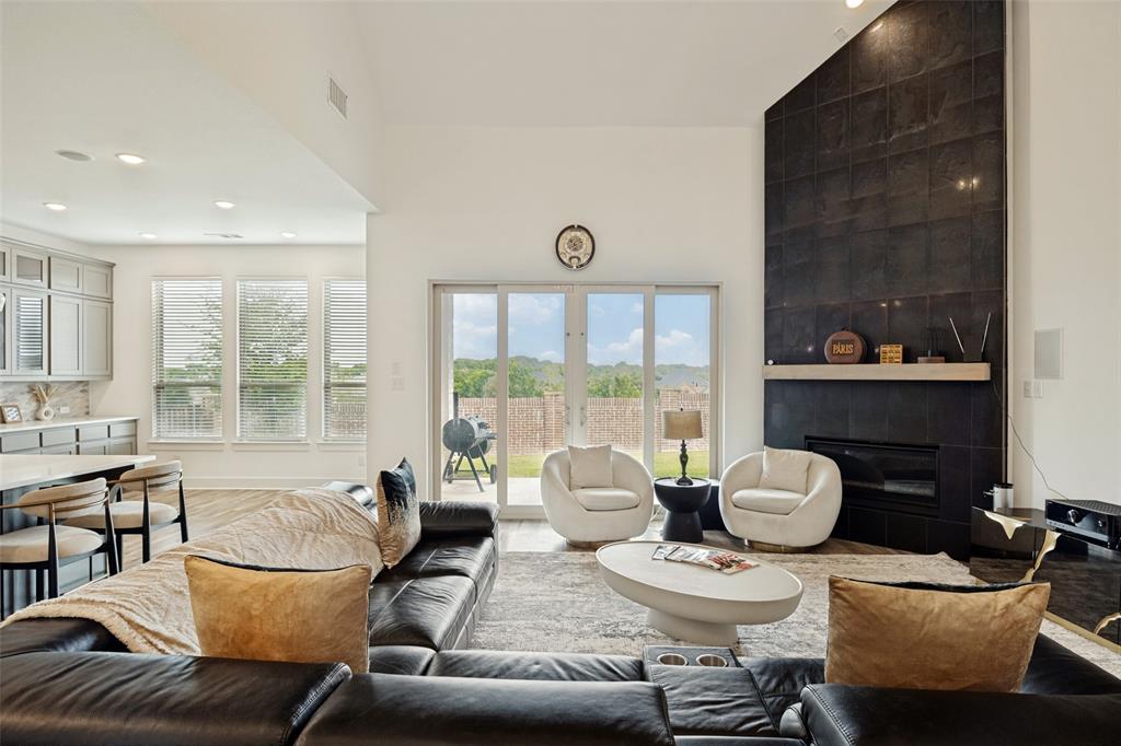 2717 Oak Blossom Drive