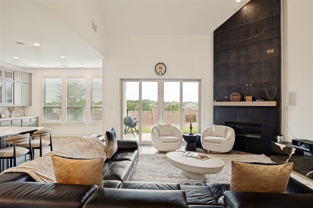 2717 Oak Blossom Drive