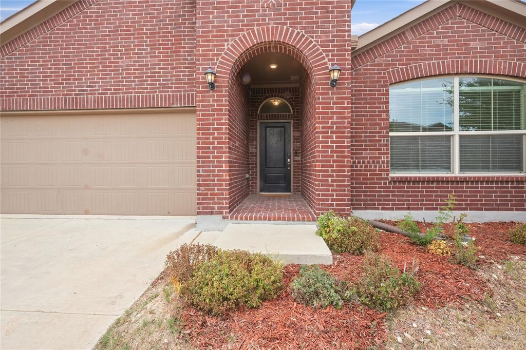 Photo of 560 Pendennis Drive, Saginaw, TX 76131 (MLS # 21391787)