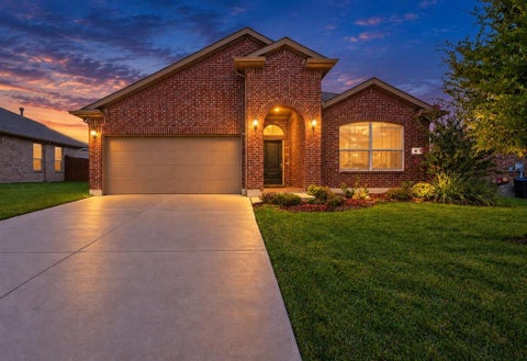 Photo of 560 Pendennis Drive, Saginaw, TX 76131 (MLS # 21391787)