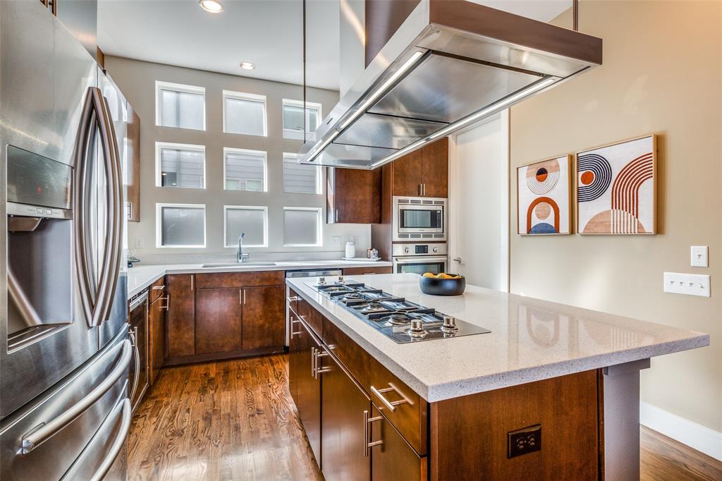 HAWTHORNE STREET TOWNHOMES - Residential