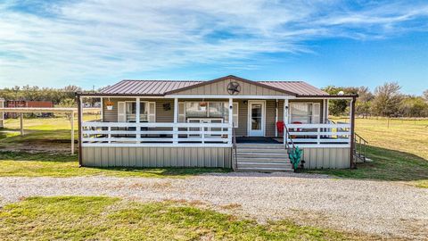 A home in Mineral Wells