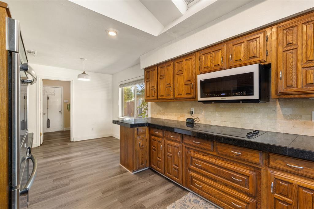 1924 Robin Meadow Drive