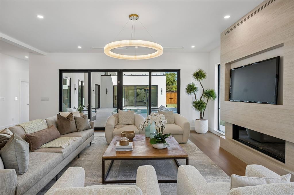 3741 Seguin Drive