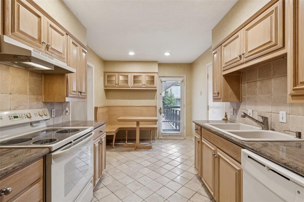 Park Carillon Condo - Residential