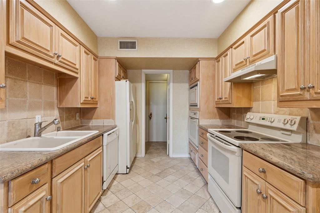 Park Carillon Condo - Residential