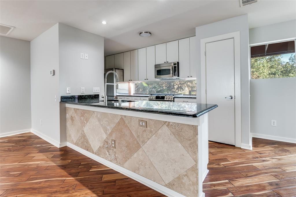 Knight Street Twnhms - Residential