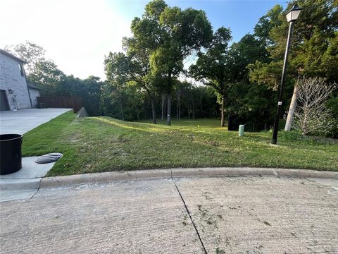 1661 Carriage Creek Drive DeSoto TX 75115