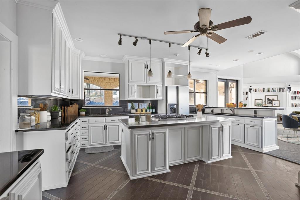 2422 Creekwood Drive