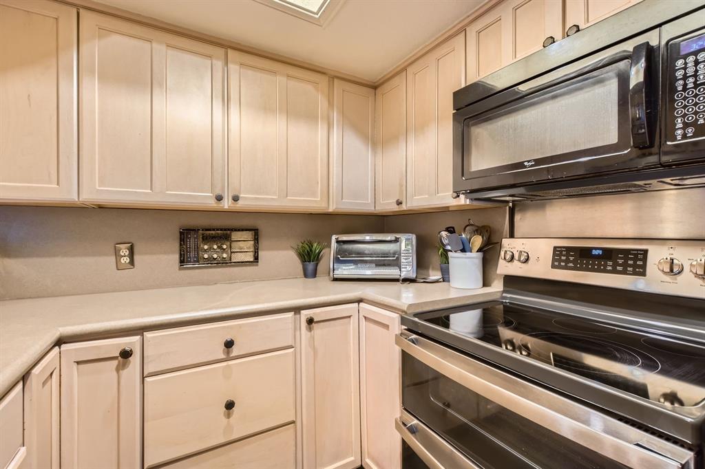 Woodhaven Twnhs Rev - Residential