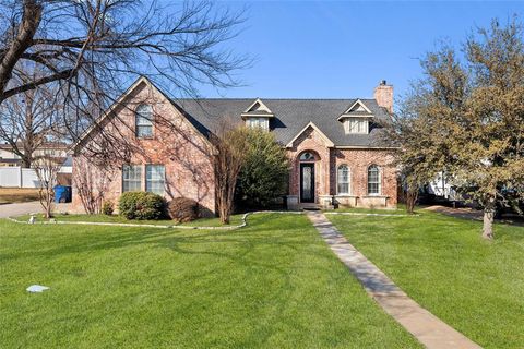 Photo of 305 Parkwood Drive, Lakewood Village, TX 75068 (MLS # 21173228)