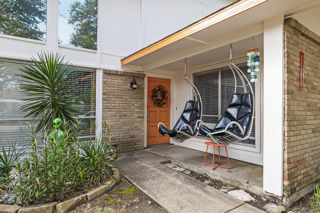 3206 Brook Glen Drive