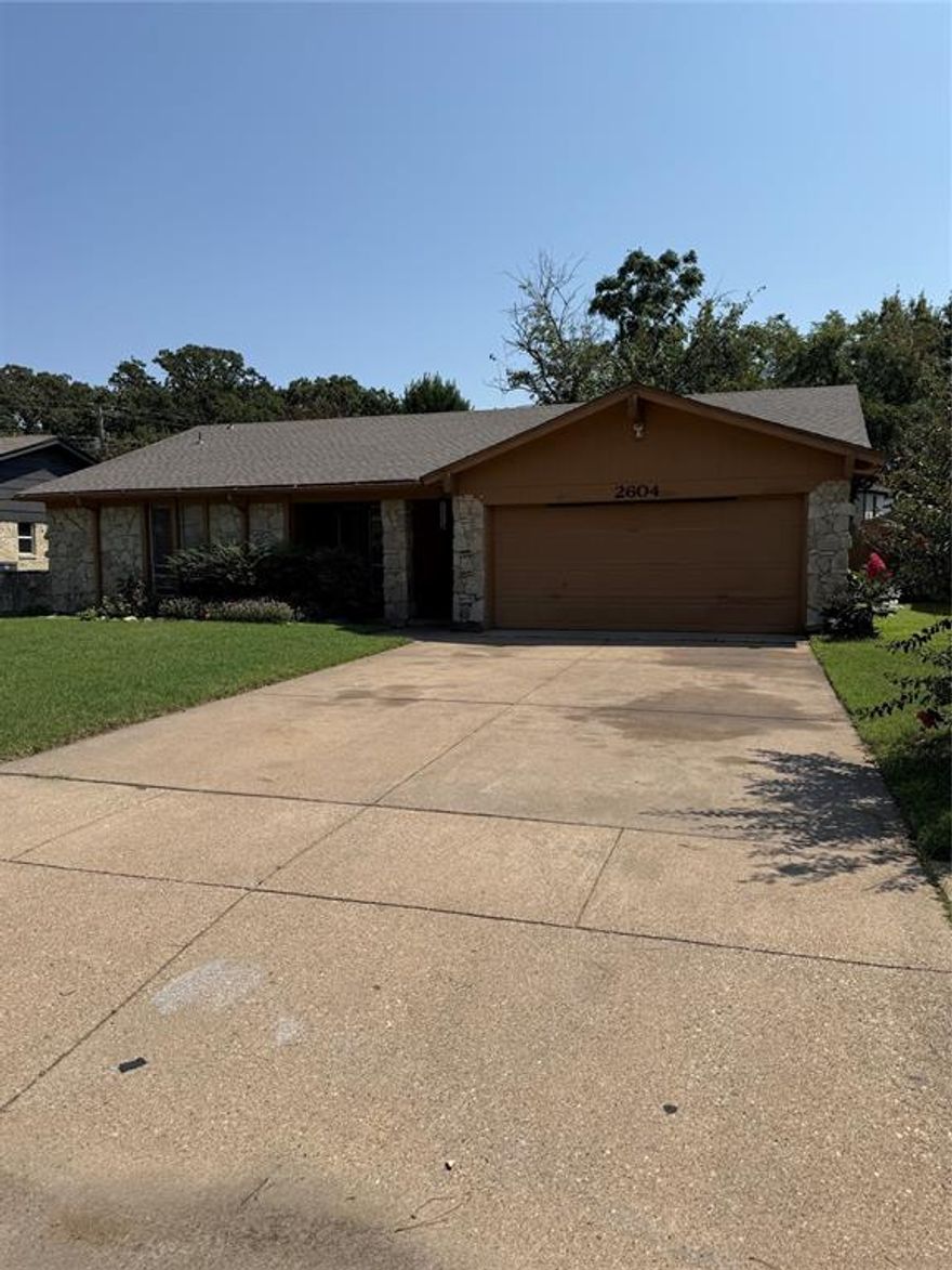 3 beds, 2 baths, beautiful house in South Irving,