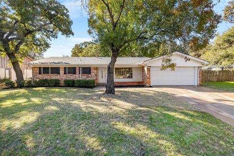 425 Moore Creek Road Hurst TX 76053