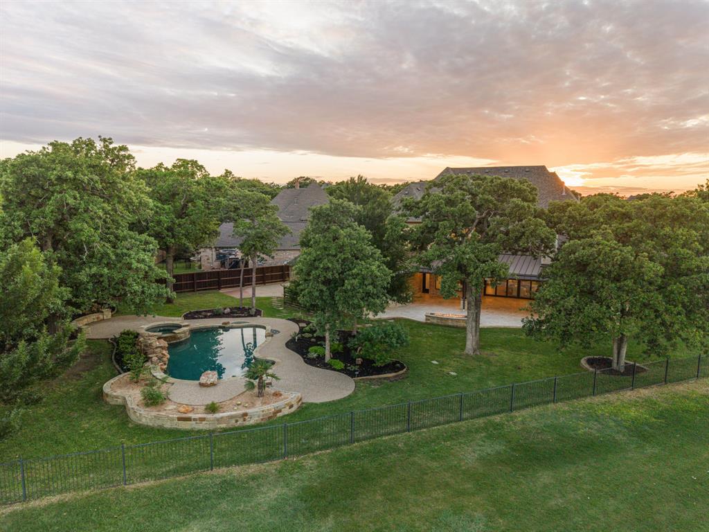 4 Heatherstone Court