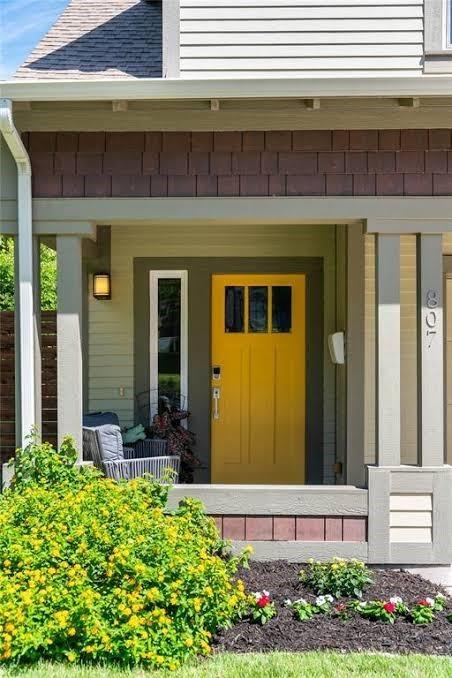 807 N Van Buren Avenue