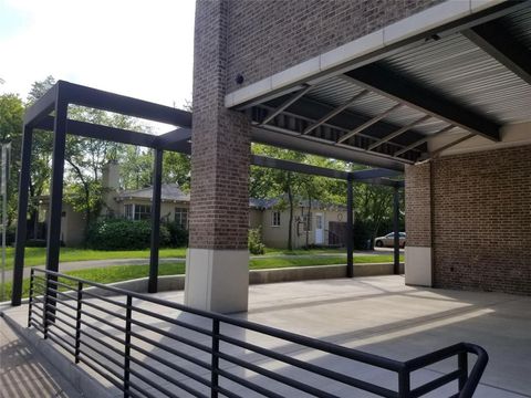 409 N Oak 100 Roanoke TX 76262