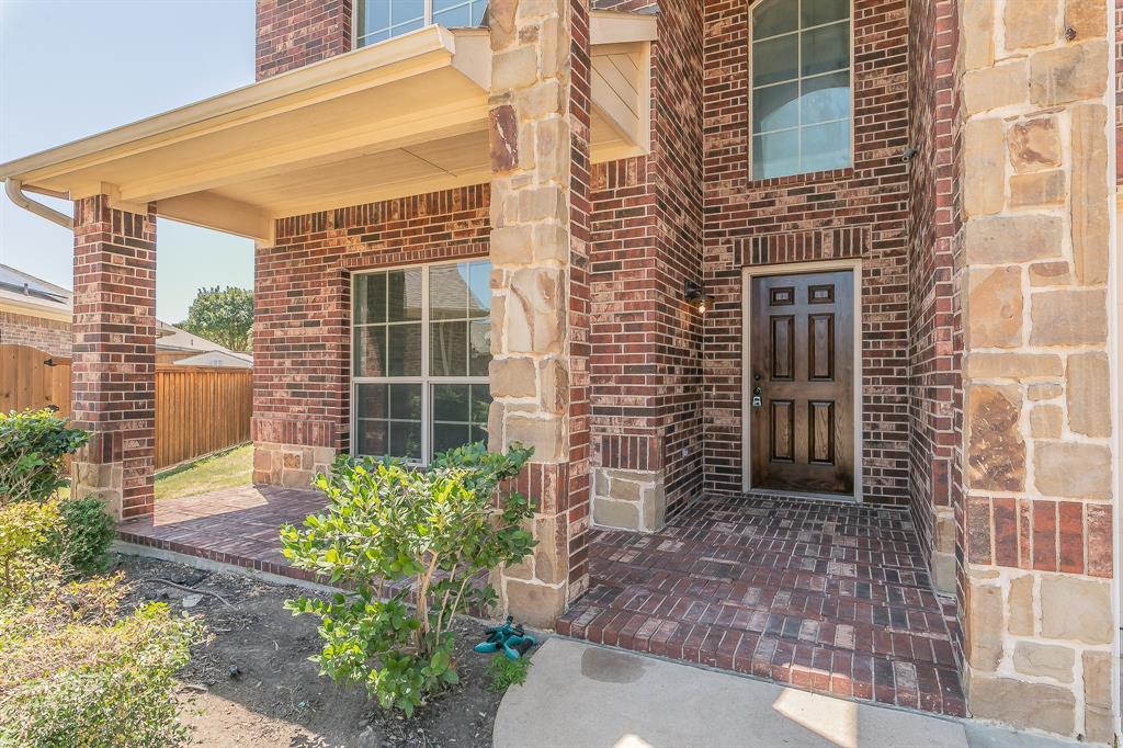 725 Middleglen Court