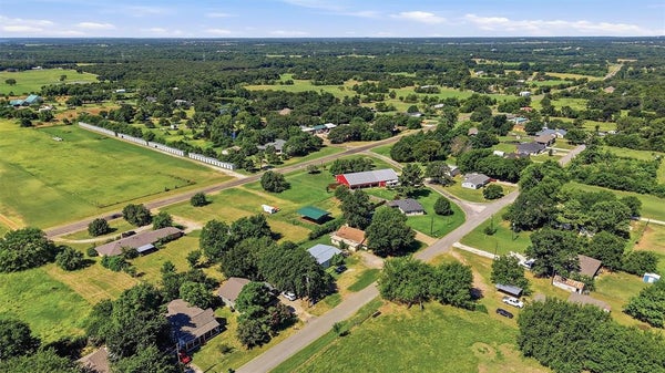 538 W HUGHES ST, COLLINSVILLE, TX 76233 - Image ff0763a618aeb0e536364a32d515f6cb/1077010470
