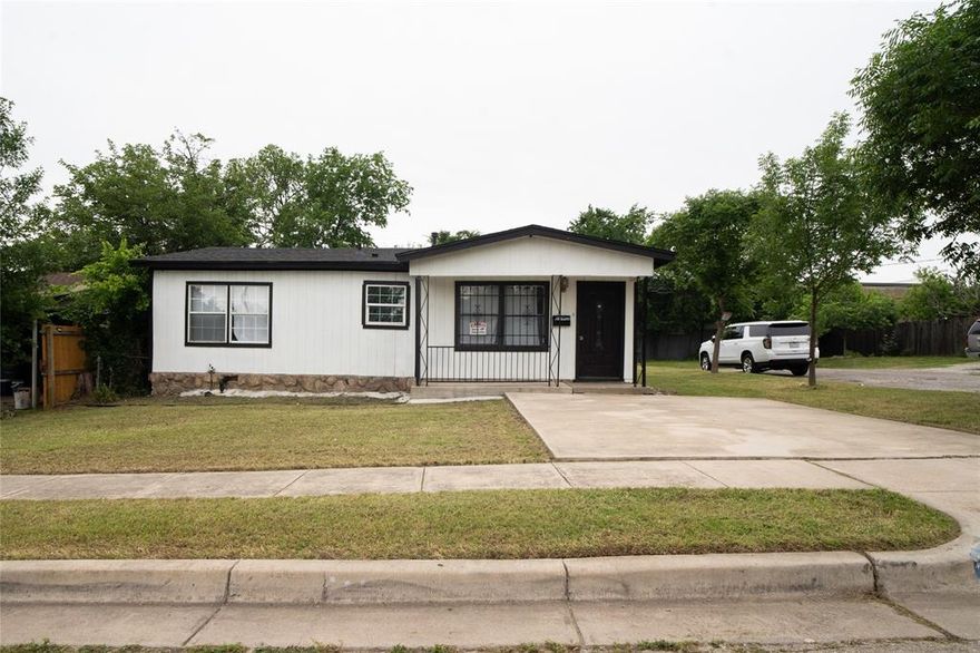 Nicely updated 8-bedroom, 3-bath property offering exceptional income and space potential in Fort Worth. Currently operating as a nearly fully occupied co-living style property with strong cash-flow opportunity for investors or flexible living options for owner-occupants and large families alike. Functional layout includes multiple spacious bedrooms, updated finishes, and bathrooms featuring a combination of garden tub, standing shower, and tub-shower setups. Ideal for co-living, shared housing, extended family living, or other permitted residential use opportunities. Property is being sold as-is. All Appliances and Furniture will convey with the property.
Buyer and buyer’s agent to verify all information, including square footage, schools, zoning, occupancy, and permitted uses. 
Contact listing agent for additional similar investment opportunities currently available. Bring your offers. Bring all offers, this opportunity will not last long.