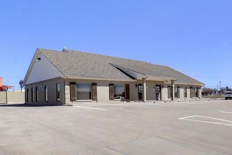 Photo of 809 Woodrow Wilson Ray Circle, Bridgeport, TX 76426 (MLS # 21331077)