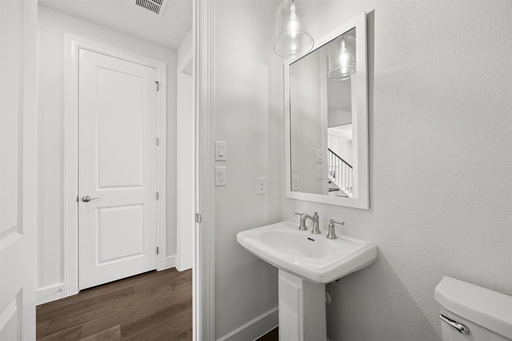 Lincoln Pointe - Residential