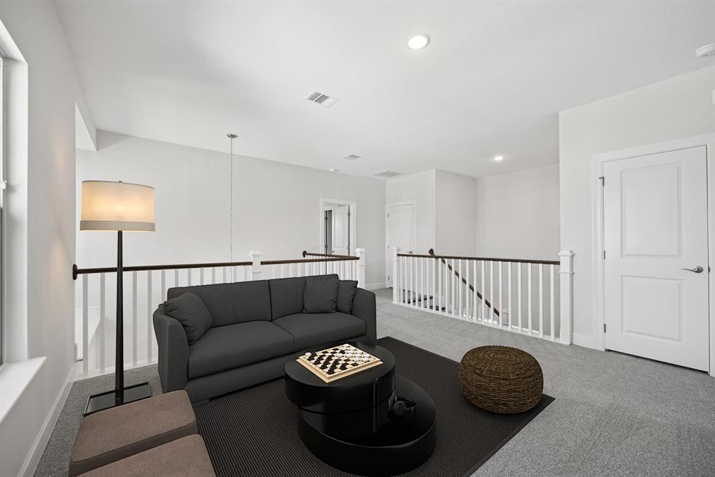 Lincoln Pointe - Residential