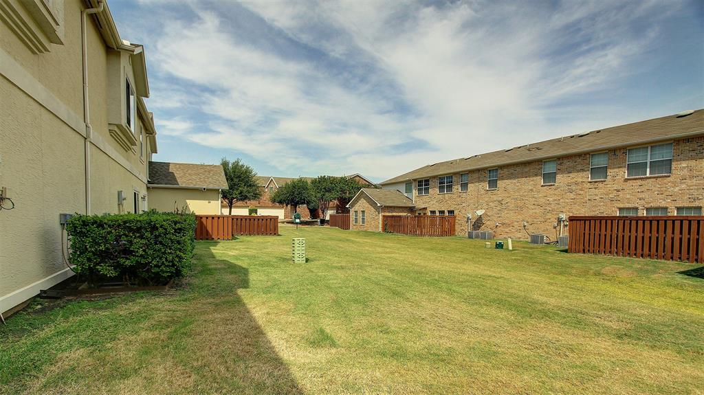 Chateaux Of Allen Twnhms The - Residential