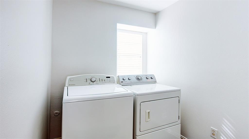 Chateaux Of Allen Twnhms The - Residential