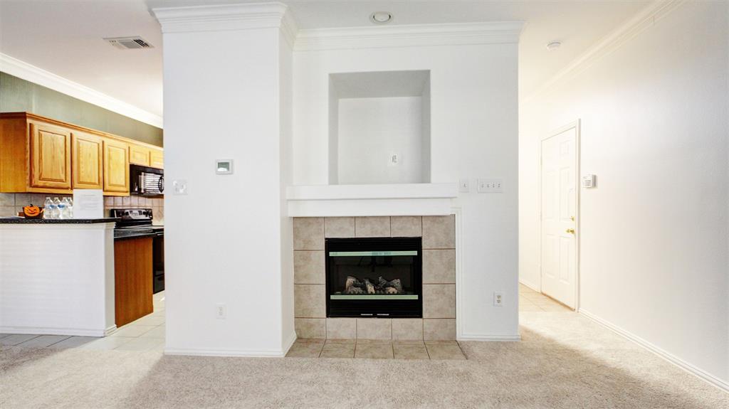 Chateaux Of Allen Twnhms The - Residential