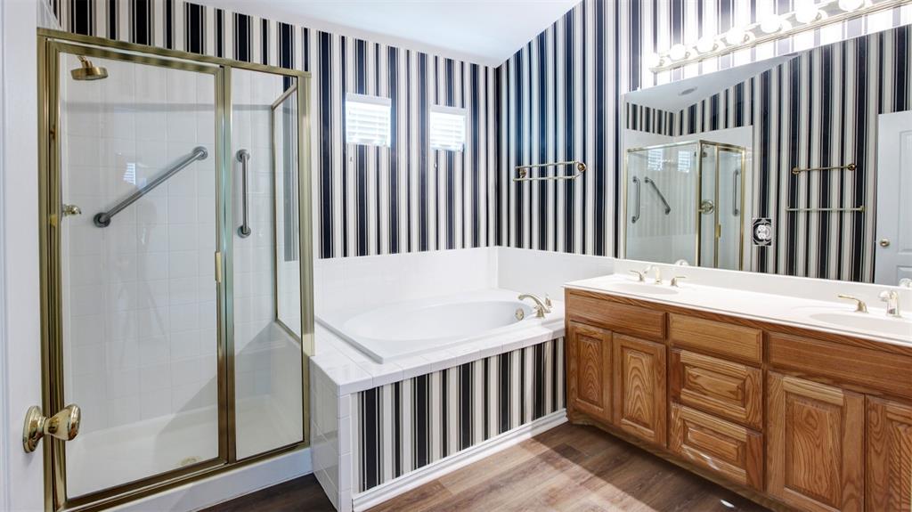 Chateaux Of Allen Twnhms The - Residential