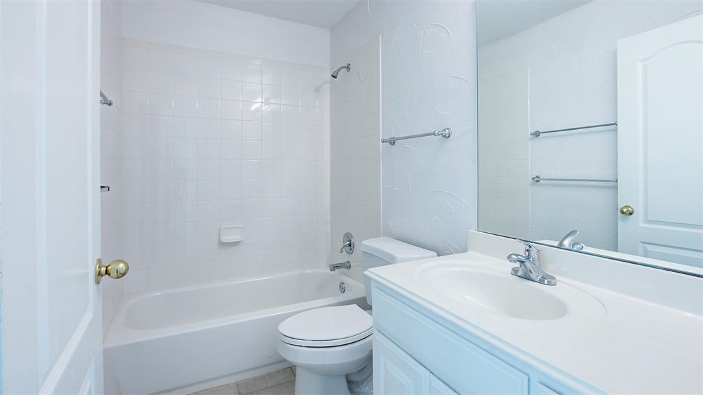 Chateaux Of Allen Twnhms The - Residential