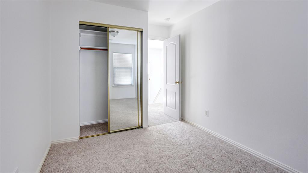 Chateaux Of Allen Twnhms The - Residential