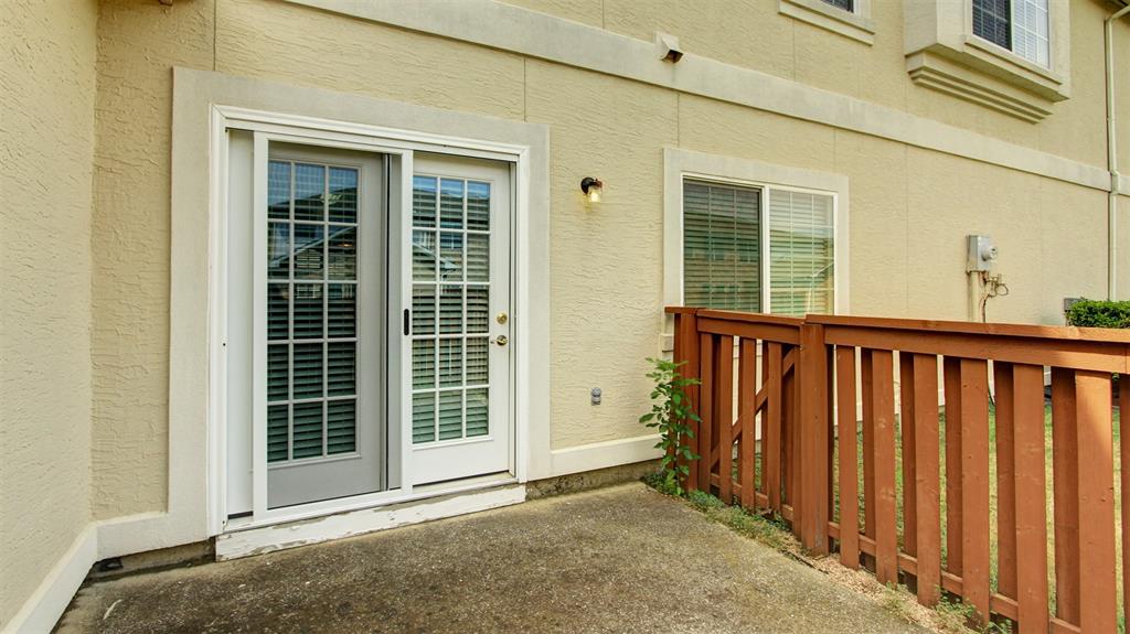 Chateaux Of Allen Twnhms The - Residential