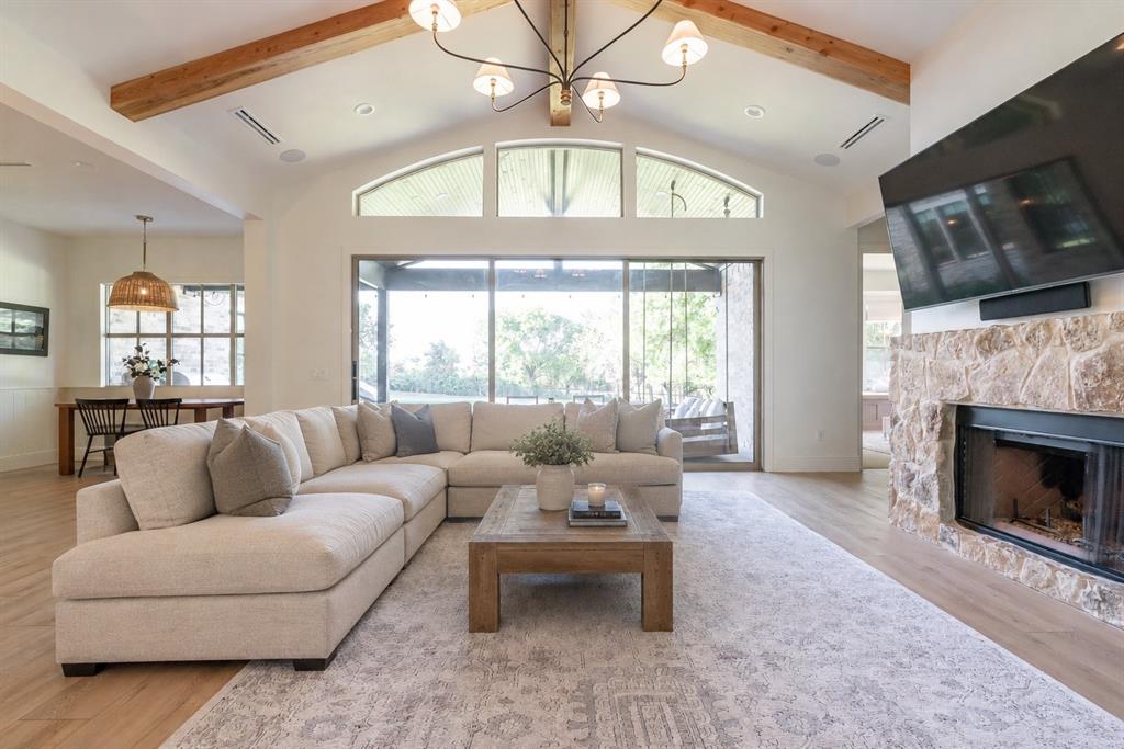 631 San Saba W
