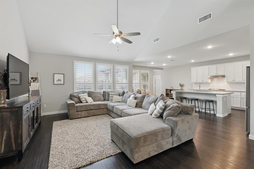 813 Glen Crossing Drive