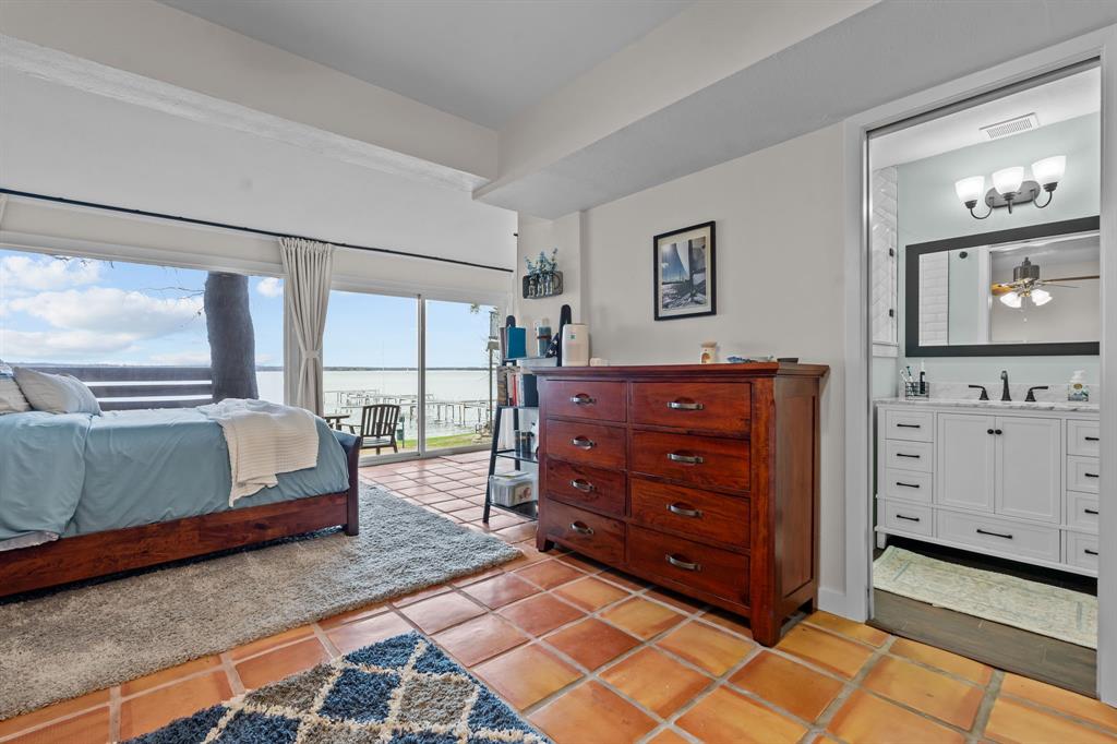 Chart House Condo The - Residential