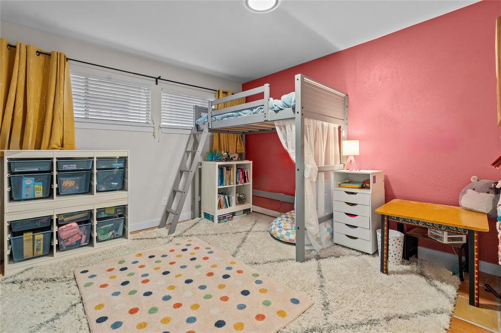 Chart House Condo The - Residential