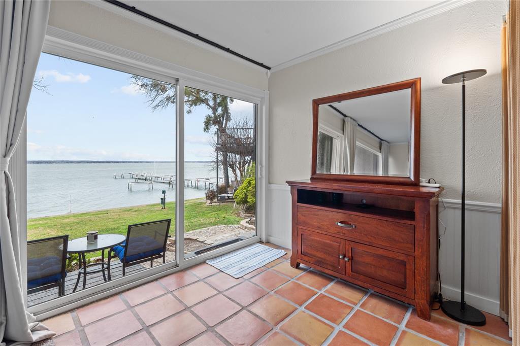 Chart House Condo The - Residential