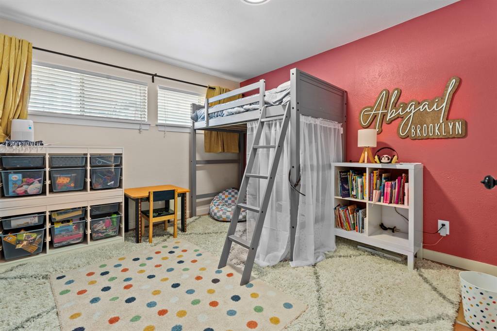 Chart House Condo The - Residential